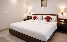 Hotel Diplomat Residency
